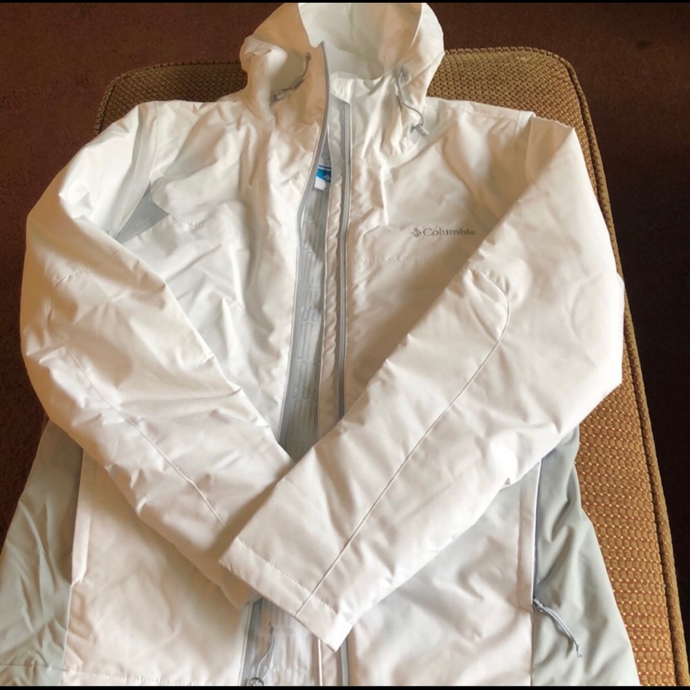 Columbia White Thermal Coil Ski/Snow Jacket